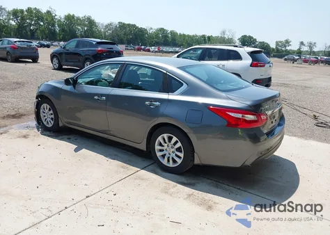 2017 Nissan Altima 2.5/2.5 S/2.5 Sl/2.5 Sr/2.5 Sv из США, поврежденный, VIN 1N4AL3AP2HC284580